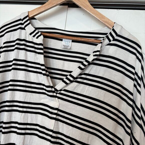 Time And Tru White And Black Stripe Maternity Top Size XXL - Picture 3 of 5